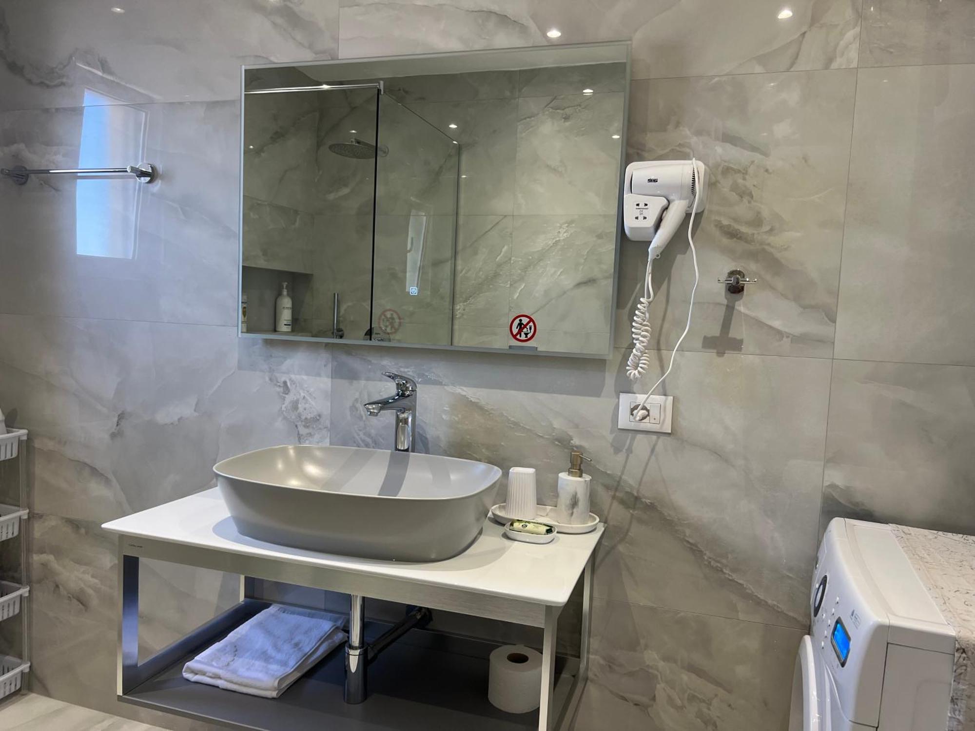טיראנה Center View Luxury Apartment מראה חיצוני תמונה